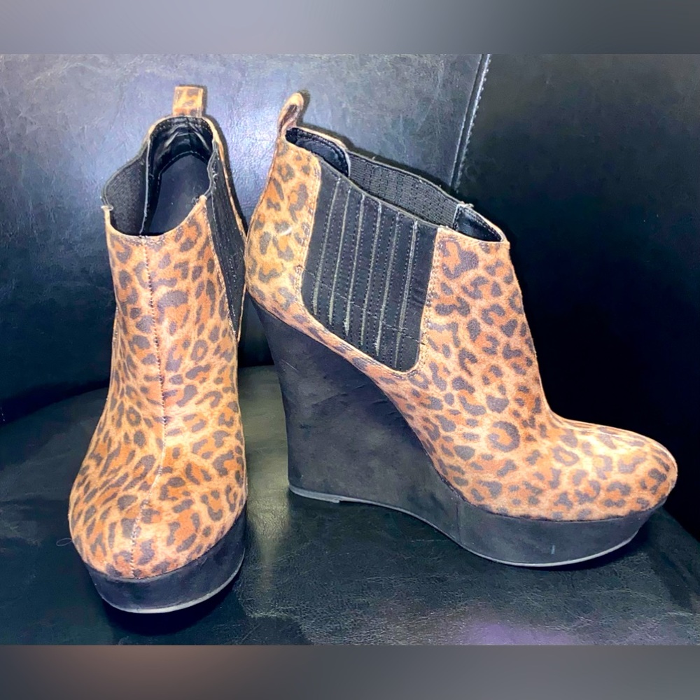 Leopard Print Platform Wedge Boots 7.5 Brown/Black